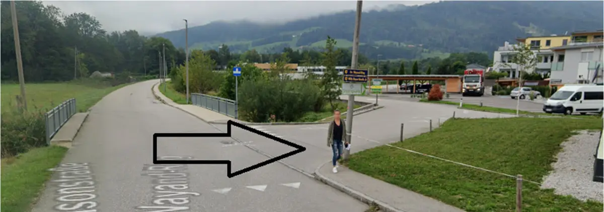 Rechtsabbiegung vor der Brücke Richtung Sternpark
