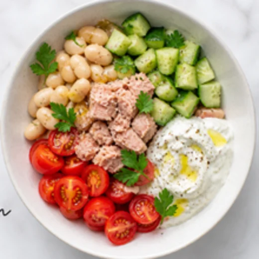 Mediterrane Thunfisch-Bohnen-Bowl